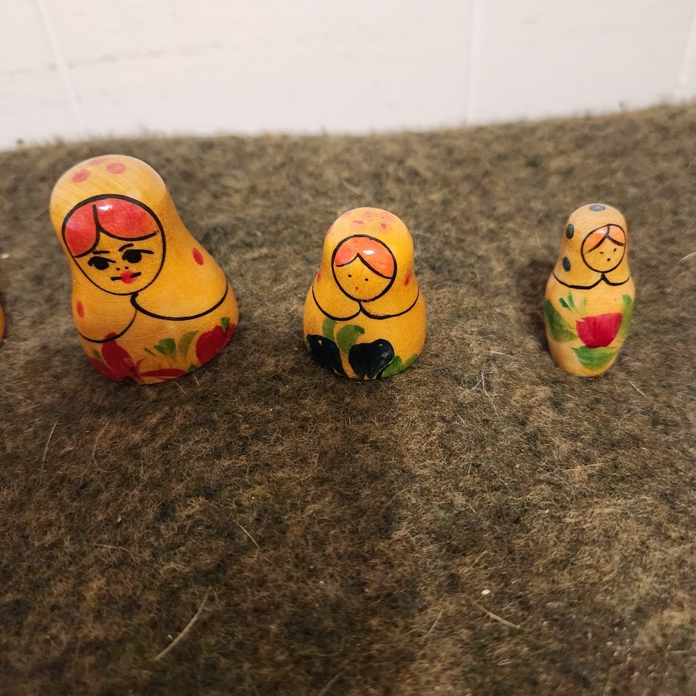 Russian nesting dolls 🪆 - Picture 2 of 5